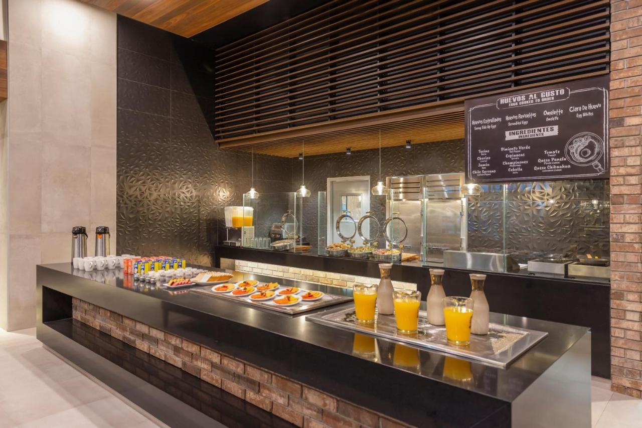 Four Points By Sheraton Monterrey Airport Apodaca Екстер'єр фото